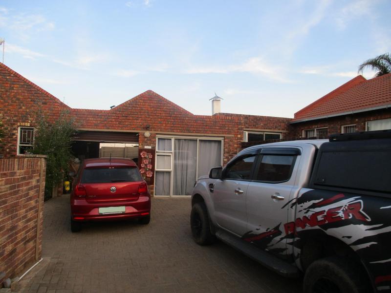 3 Bedroom Property for Sale in Langenhovenpark Free State